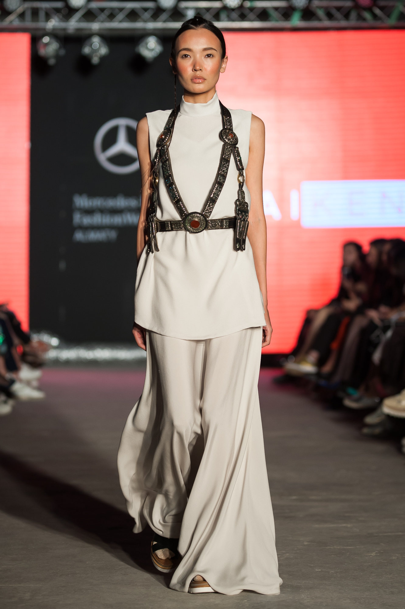  Mercedes-Benz Fashion Week: бизнес или соцпроект?