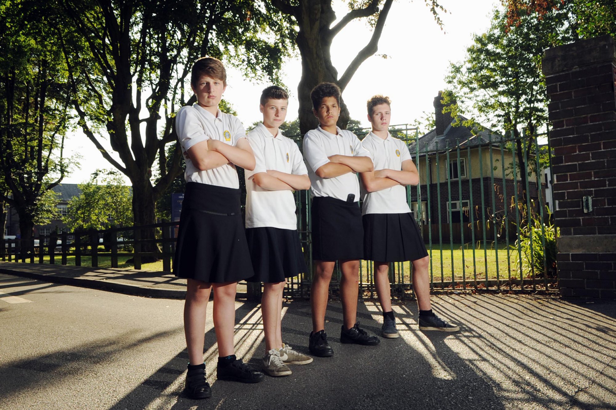 Мальчики в юбках: английские школьники смогут носить гендерно-нейтральную форму