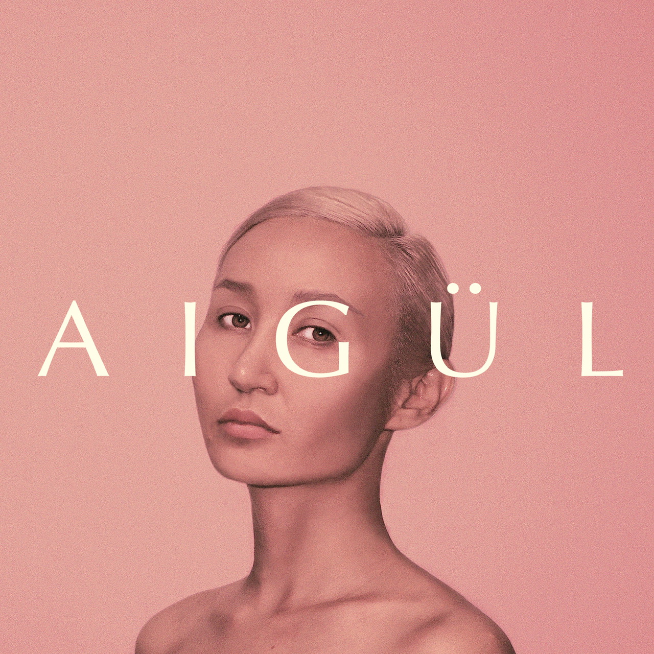 «Удовольствие одиночества»: Aigül о свободе быть собой и новом большом альбоме
