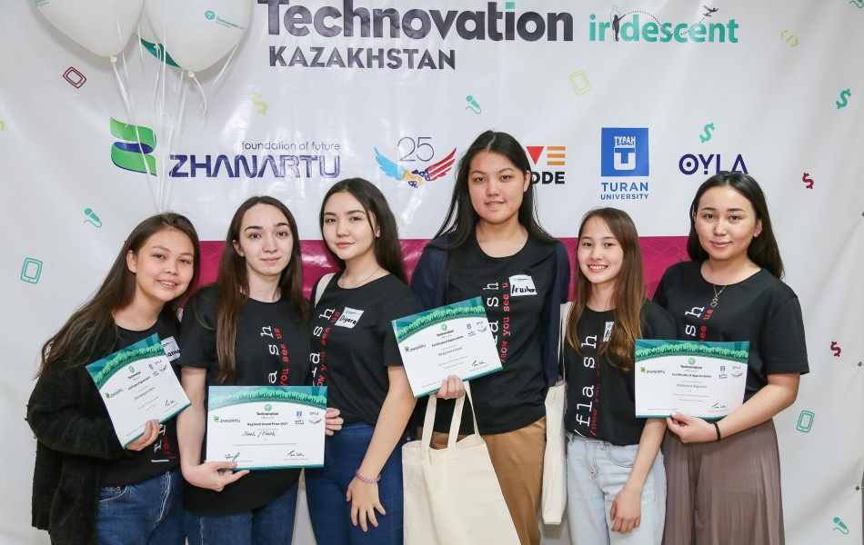 Как алматинские школьницы разработали мобильные приложения для международного IT-конкурса 