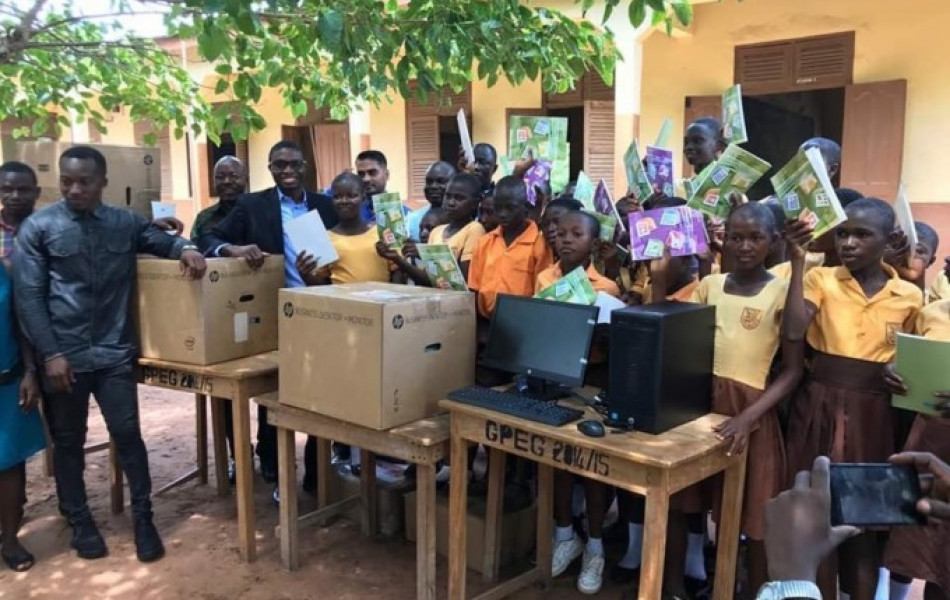 Африканским школьникам, изучавшим Microsoft Word по рисункам, прислали компьютеры