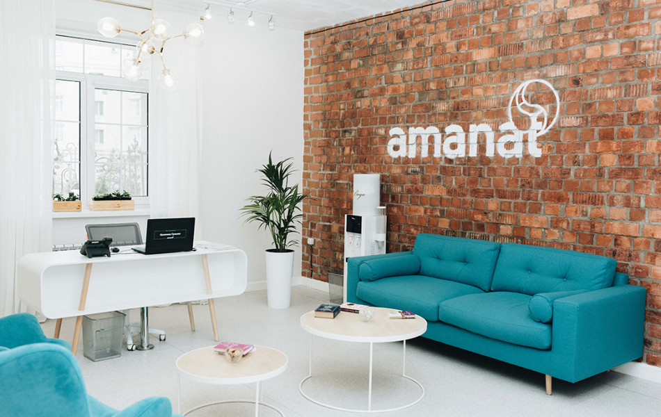 Офис мечты: Стеклянные панели, Франция и PlayStation в офисе Amanat