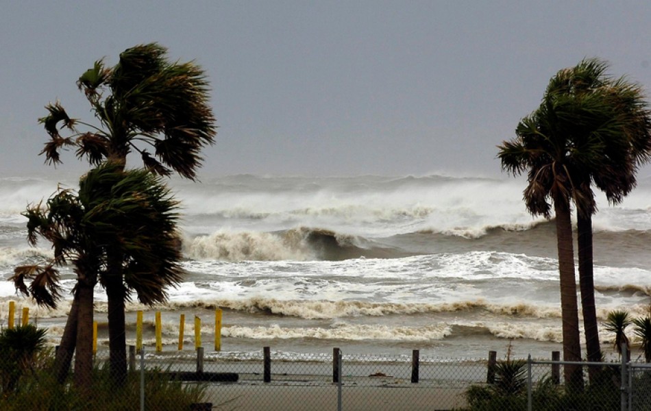 Американец отдохнул на платформе в открытом океане посреди урагана «Мэттью»