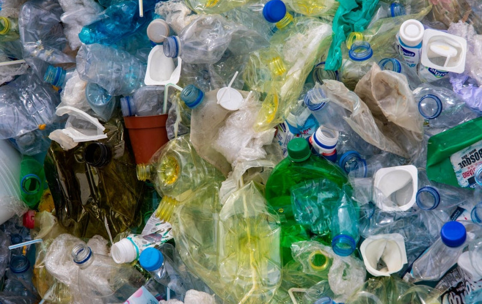Новая Зеландия введет запрет на одноразовый пластик к 2025 году