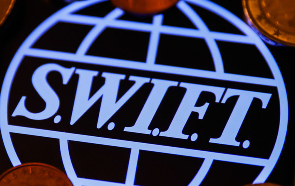 Банки России отключили от SWIFT. Что происходит с экономикой Казахстана