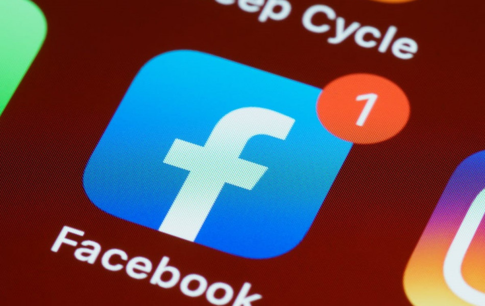 Facebook платил компании, которая настраивала общество против TikTok