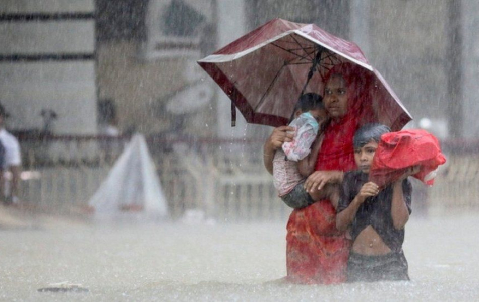 В Индии и Бангладеше десятки человек погибли из-за сильных наводнений 