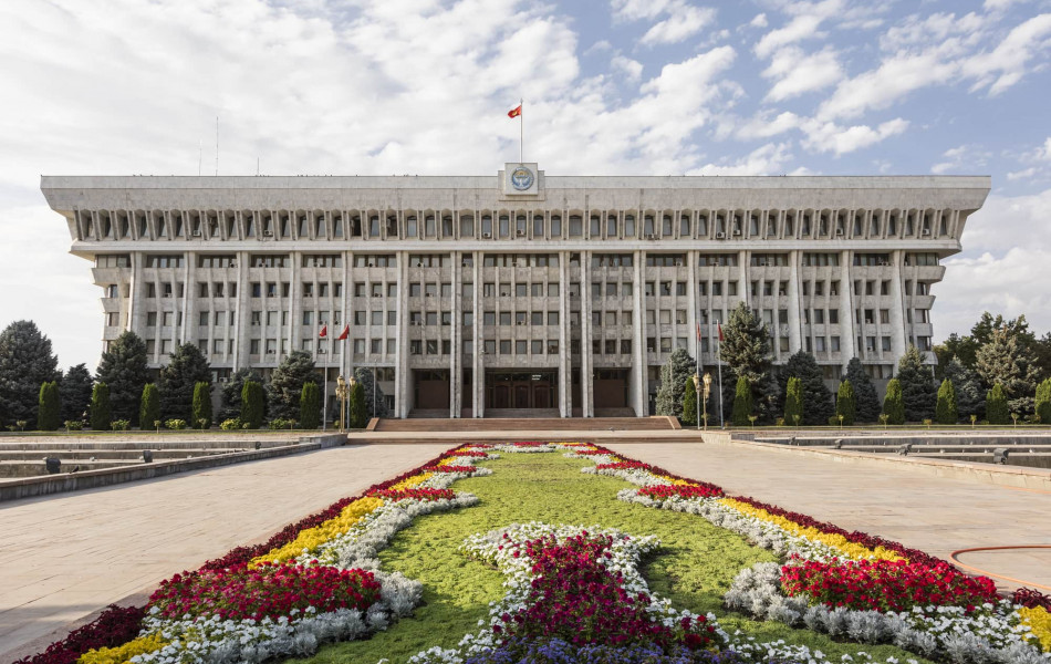 Кыргызстан объявил 19 сентября днем национального траура  