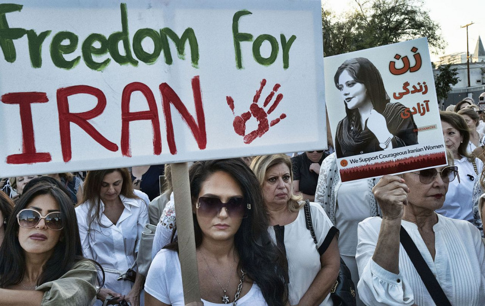 Около ста участников протестов в Иране приговорены к смертной казни 