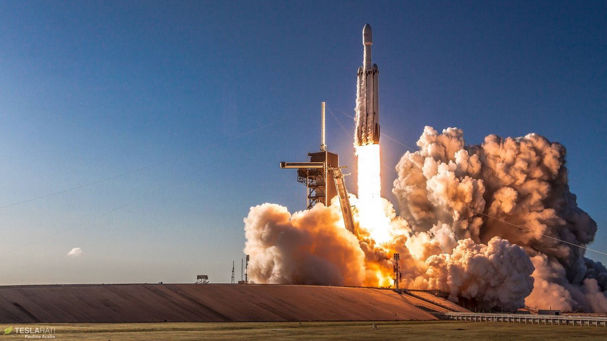 Запуск корабля компании SpaceX перенесён из-за непогоды