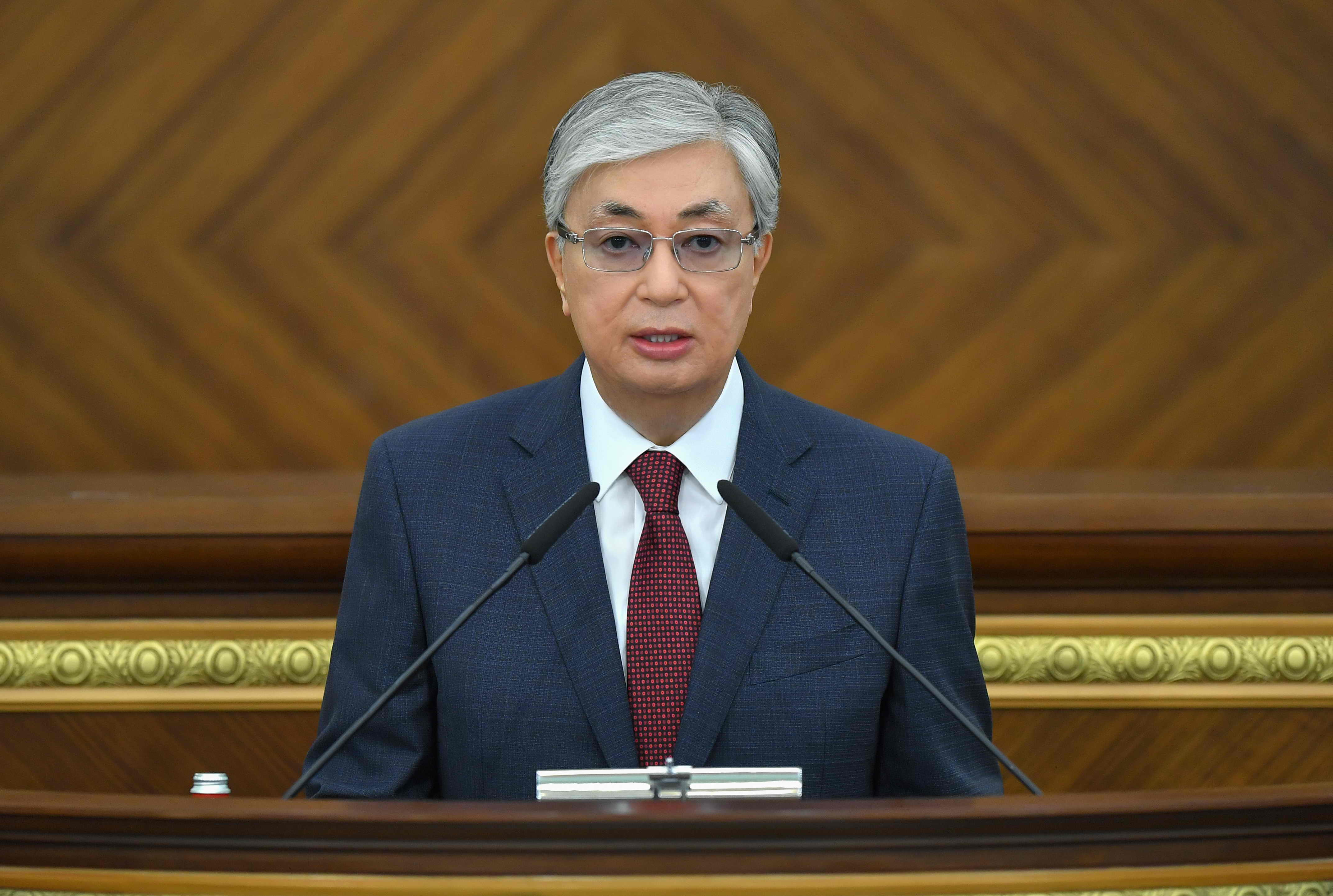 Повышение МЗП, законопроект по урегулированию цен и строительство новых школ: самое важное из Послания президента Казахстана