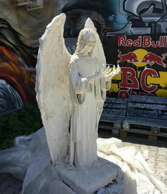 скульптура ангела 