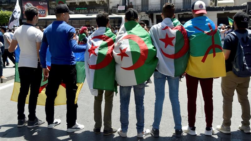 митинги в алжире