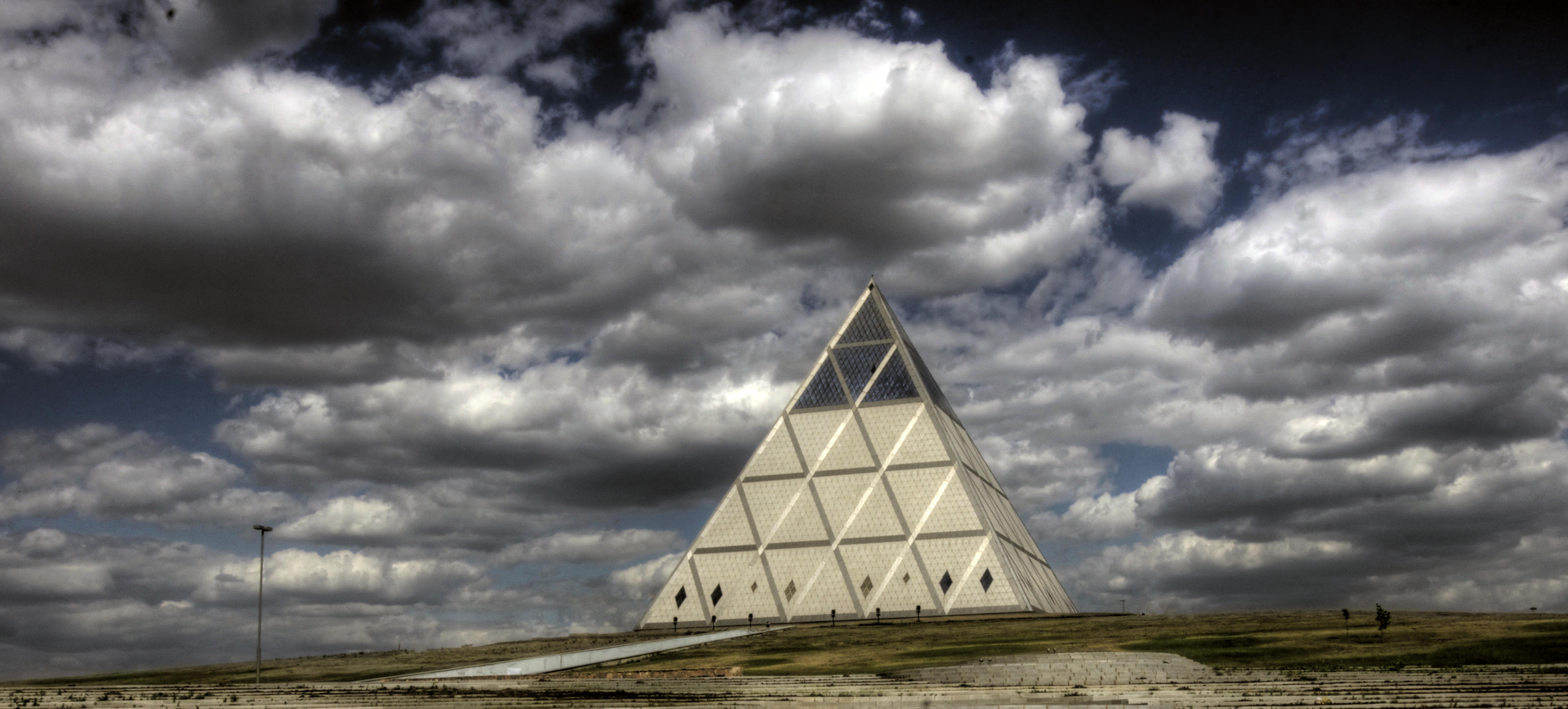 пирамида в Астане 