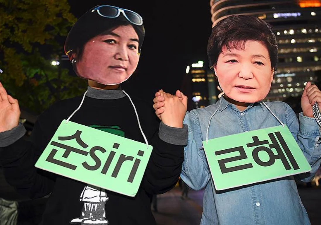 Южную Корею сотрясает политический скандал
