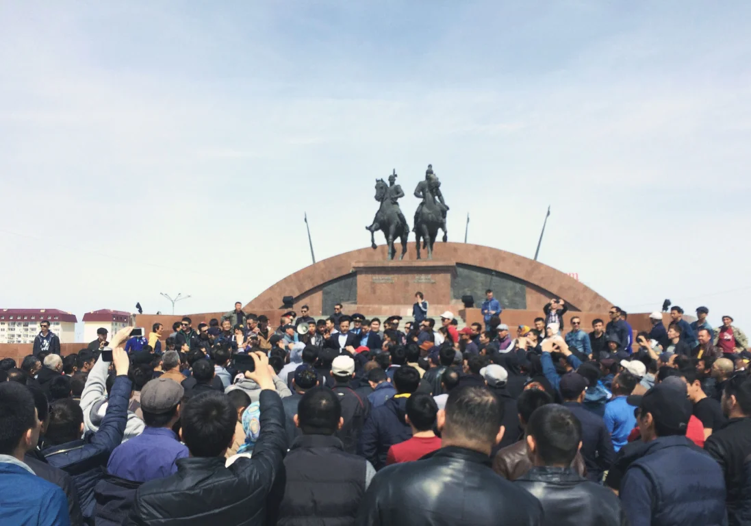 Более двух тысяч человек вышли на несанкционированный митинг в Атырау