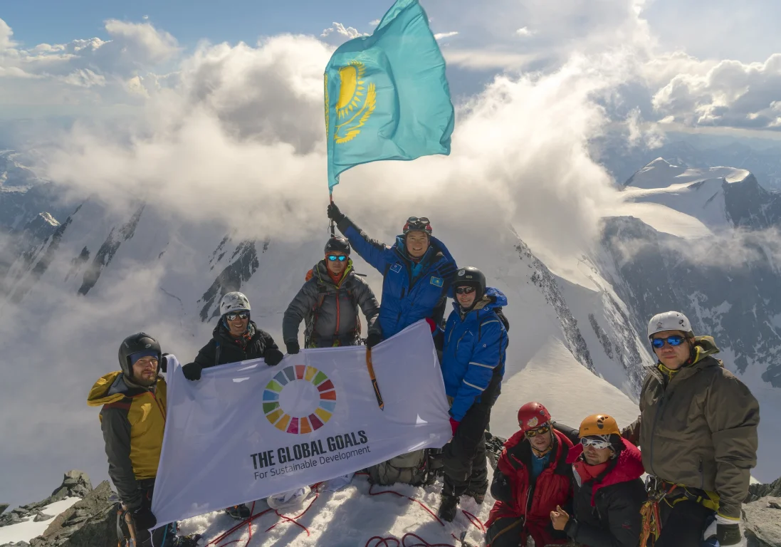 «Гора впустила нас»: Как покорялась самая высокая точка Сибири
