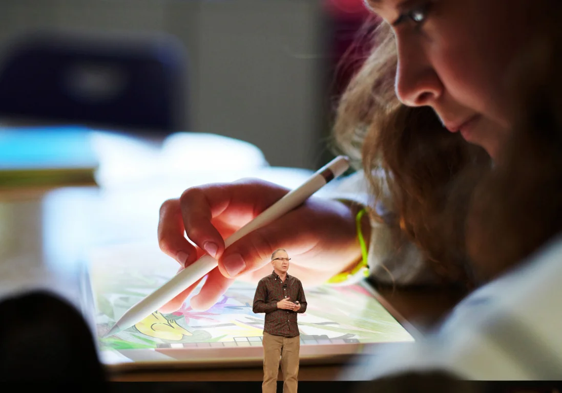 Пять новинок от Apple, которые изменят жизнь школьников и студентов