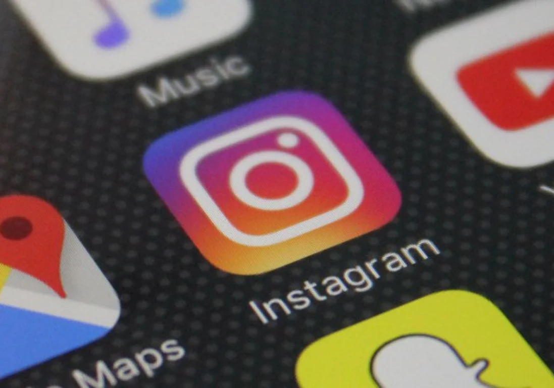 Instagram предложил добавлять чужие публикации в приватные закладки