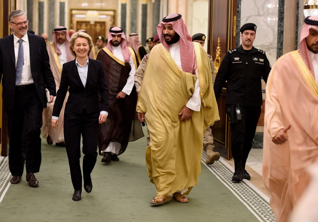 Министр из Германии отказалась надеть хиджаб  в Саудовской Аравии