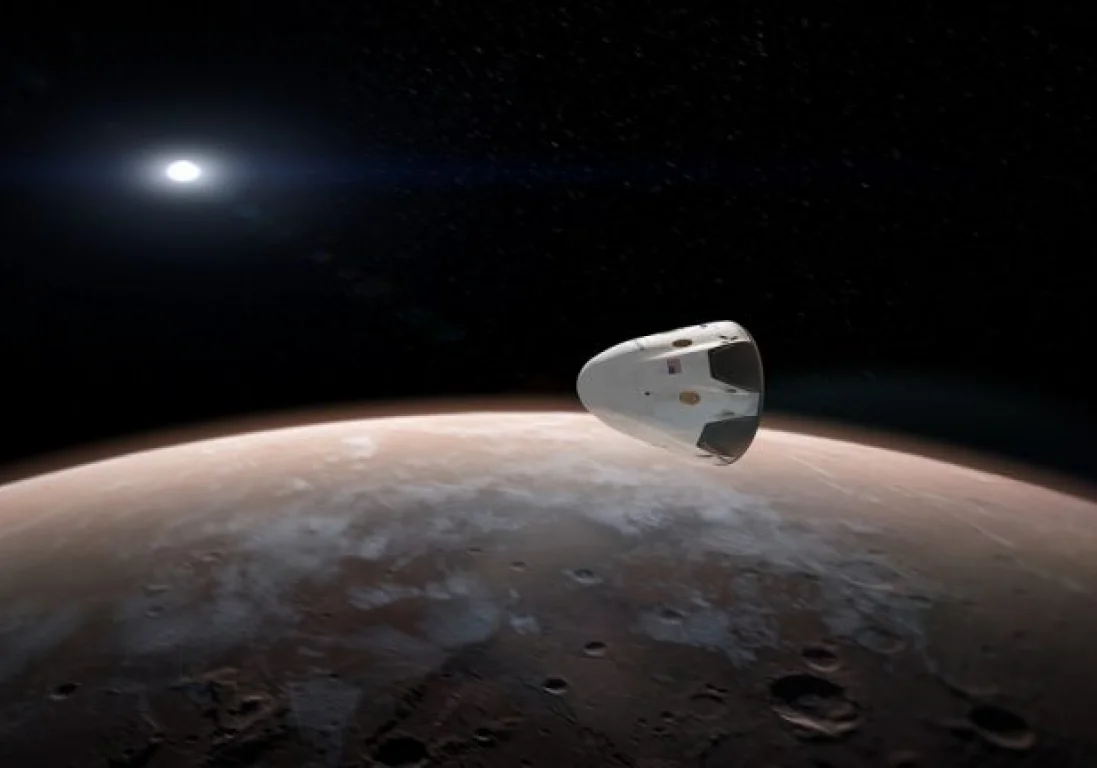Илон Маск отправит к Луне туристов