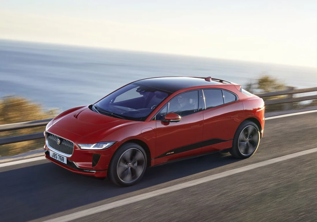 Jaguar анонсировала свой первый электромобиль I-Pace
