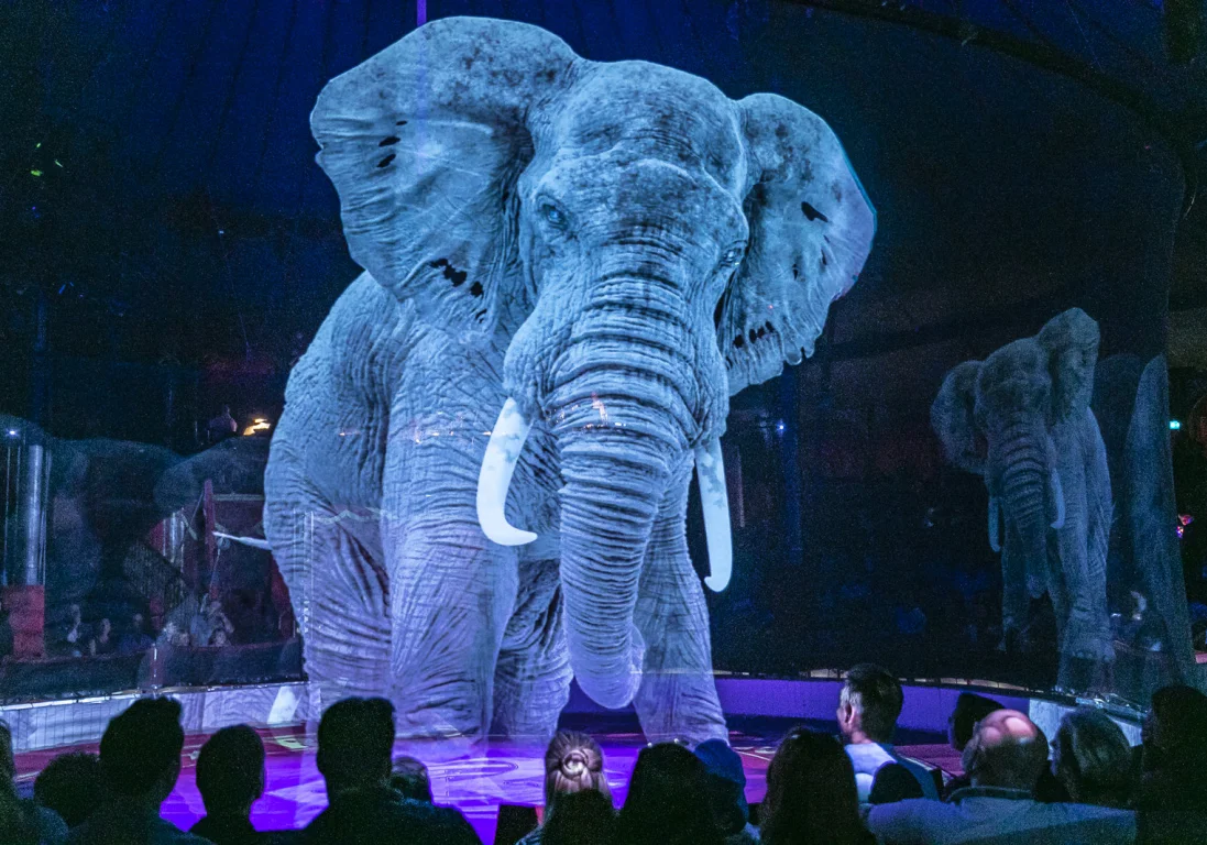 Немецкий цирк заменил животных голограммами