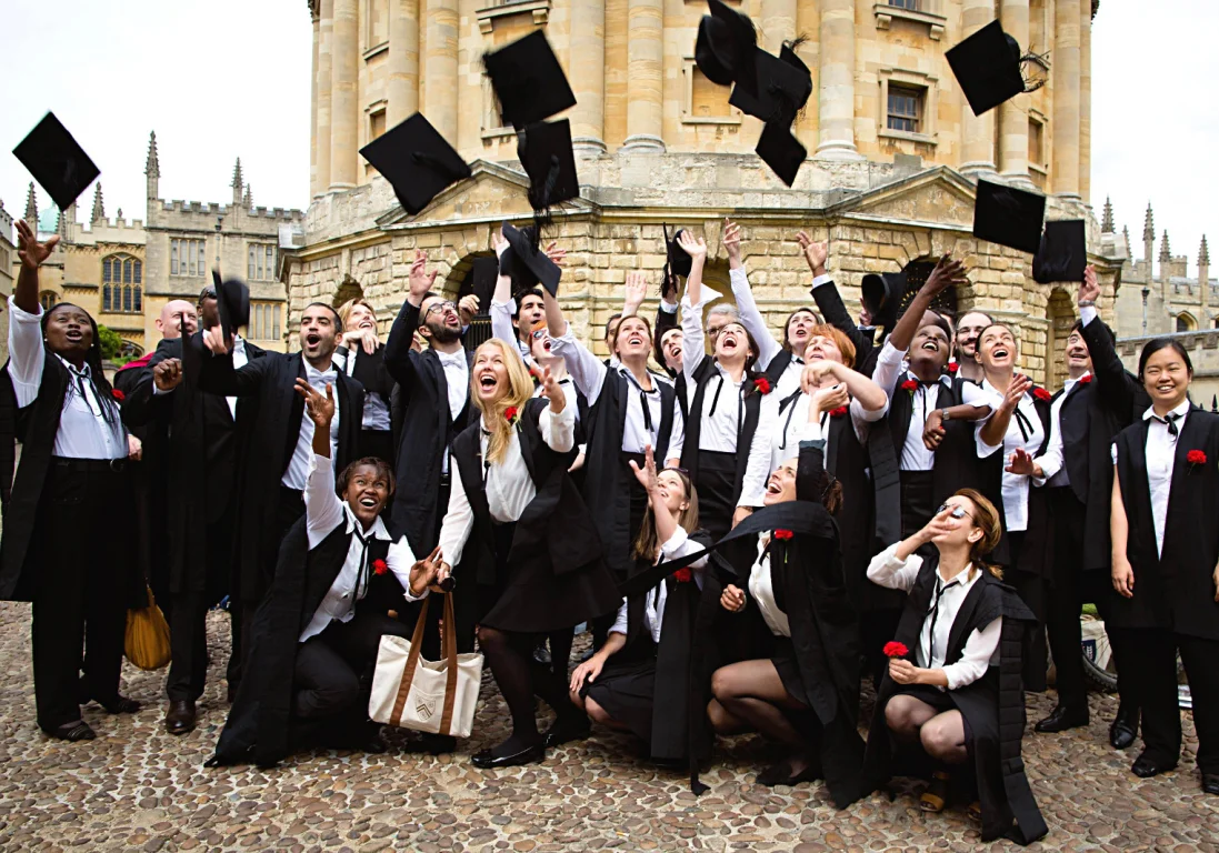 Стипендия на бесплатное обучение и проживание в Оксфорде