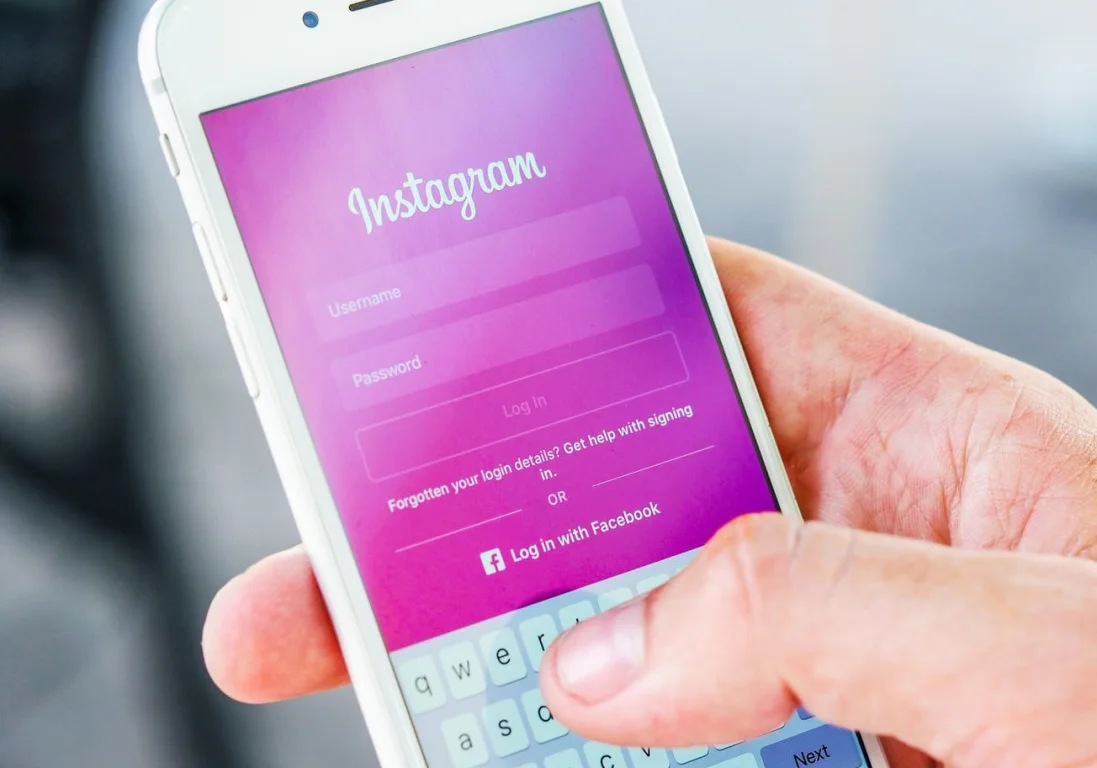 Instagram тестирует функцию автоматического скрытия оскорбительных комментариев