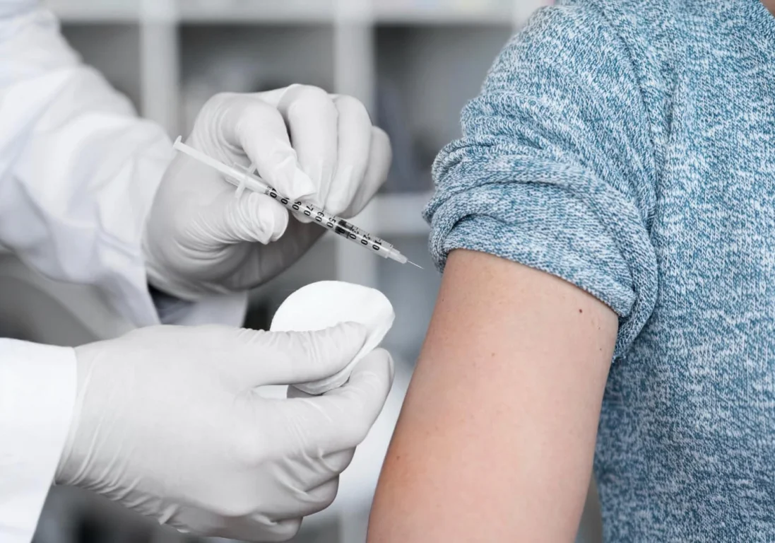 ВОЗ выступила против всеобщей вакцинации детей от коронавируса