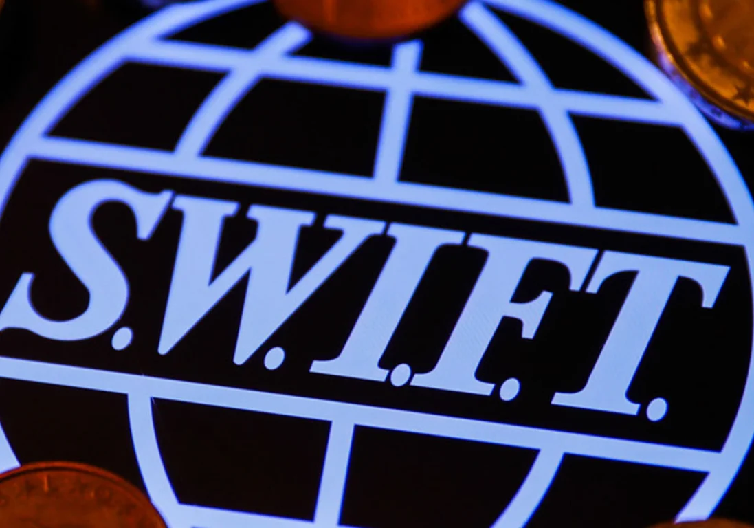 Банки России отключили от SWIFT. Что происходит с экономикой Казахстана