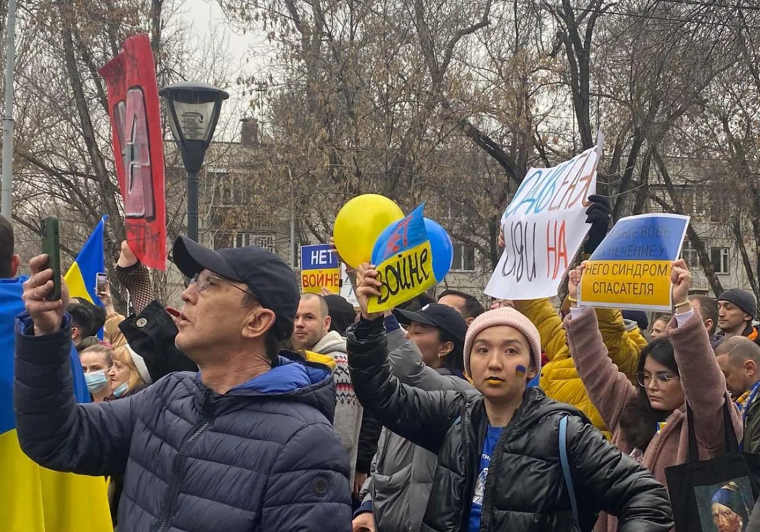 В Алматы прошел санкционированный митинг в поддержку Украины