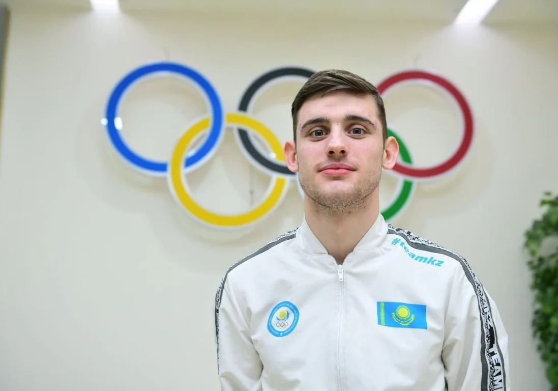 Казахстанский спортсмен занял первое место мирового рейтинга в батутной гимнастике