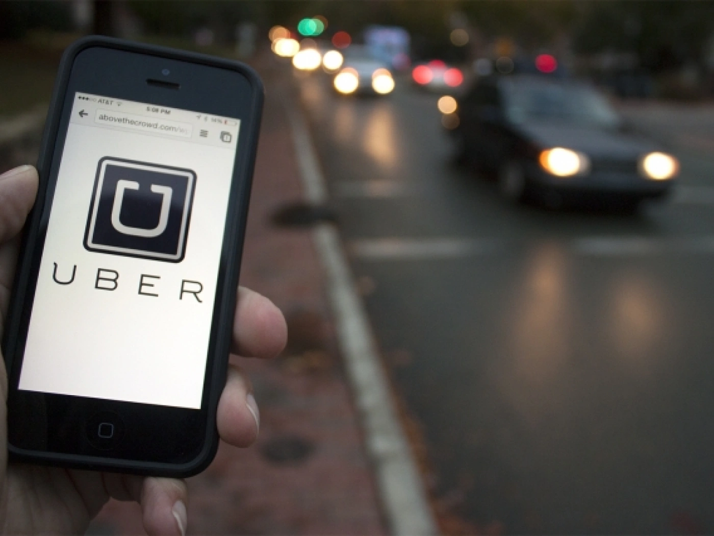 Uber объяснил, почему повышает цены в мороз и непогоду