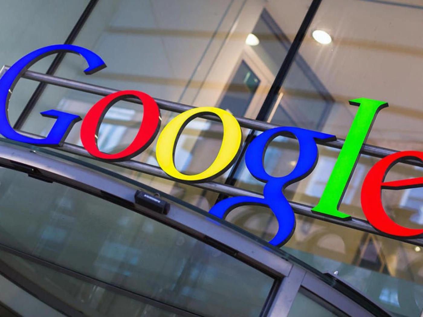 Еврокомиссия оштрафовала Google за «незаконные преимущества»