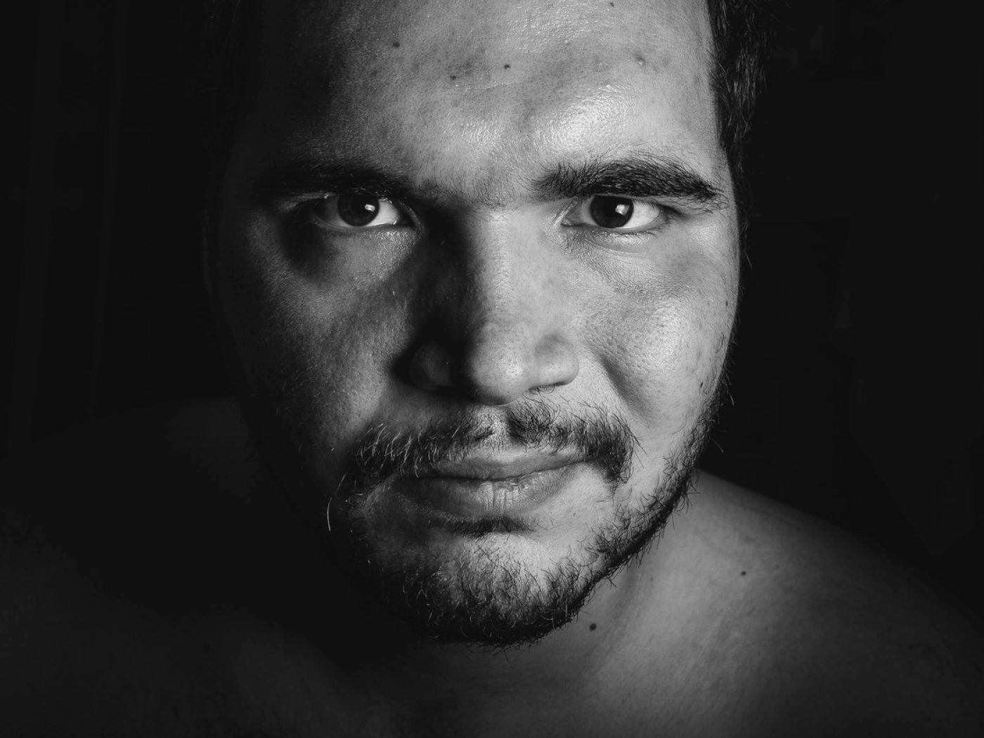 Казахстанский Ник Вуйчич: фотограф Гордей Трищенков о свадебных съёмках, протезах и человеческих ценностях