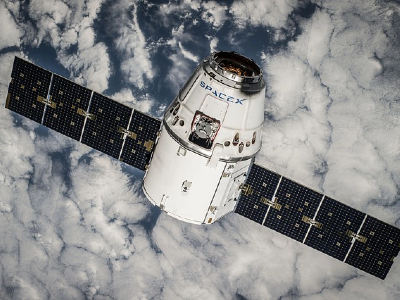 SpaceX удачно отправили и приземлили две многоразовые ракеты за одни выходные