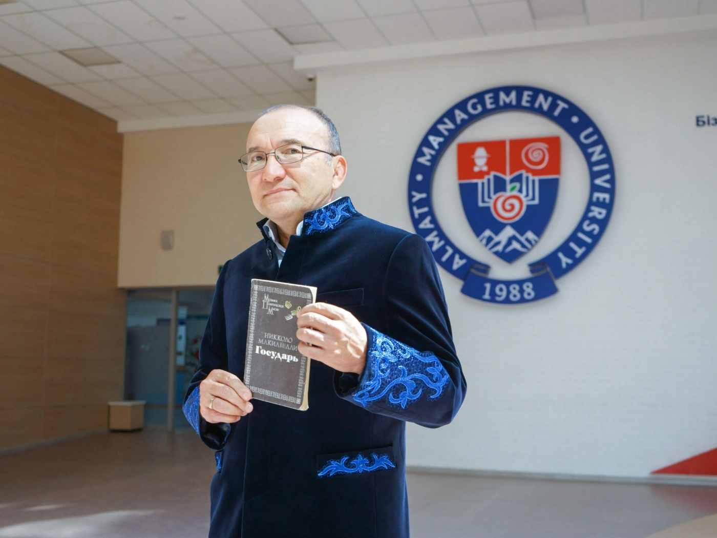 5 книг Асылбека Кожахметова