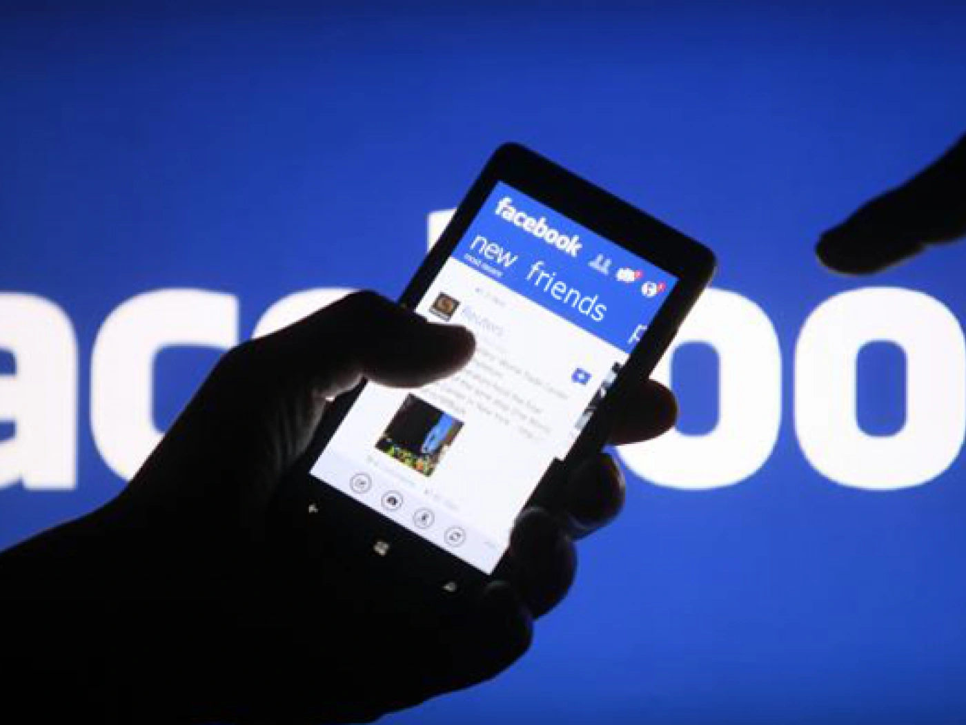 Французский суд объявил друзей в Facebook ненастоящими друзьями