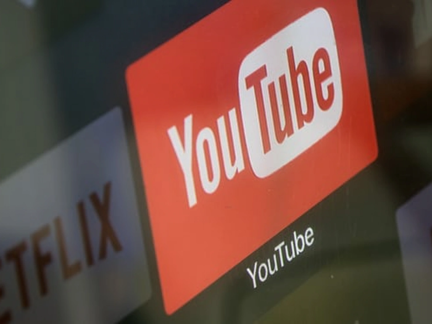 YouTube незаконно собирает данные о детях