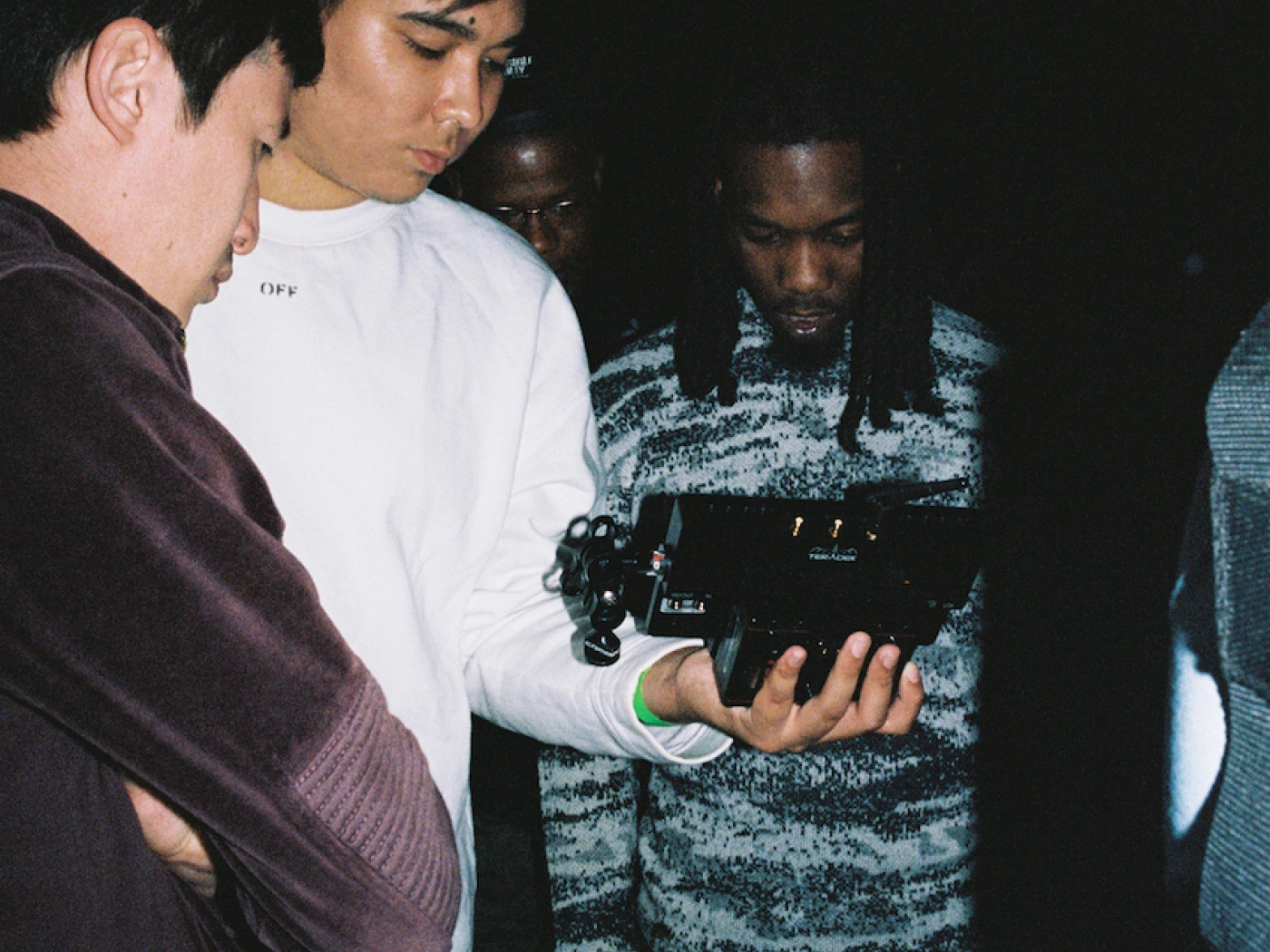 Рэпер Offset представил видео на песню Red room, снятое Айсултаном Сеитовым