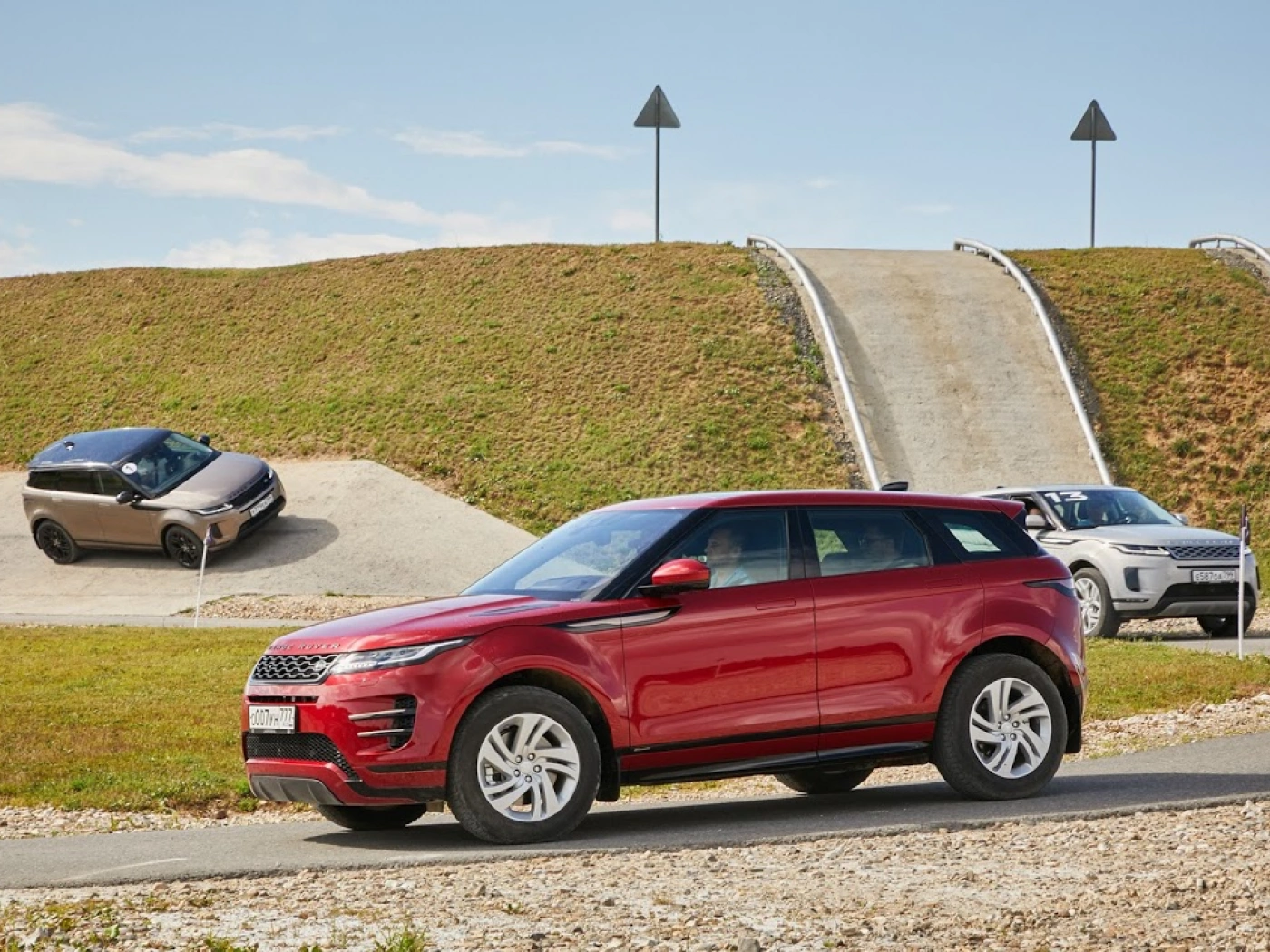 Лаконичность в деталях: Почему стоит купить новый Range Rover Evoque?