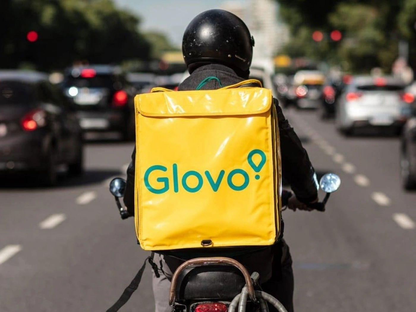 Glovo совместно с акиматом Алматы запускает бесплатную доставку товаров из аптек и магазинов