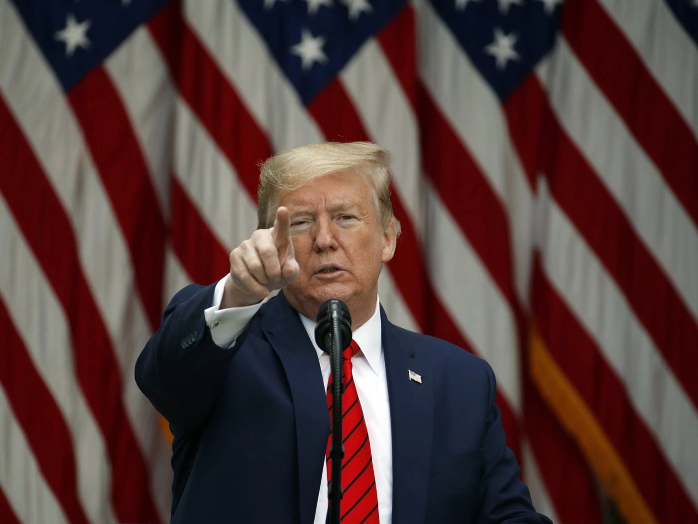 Трамп грозит ВОЗ прекратить сотрудничество, если они не выполнят требования США