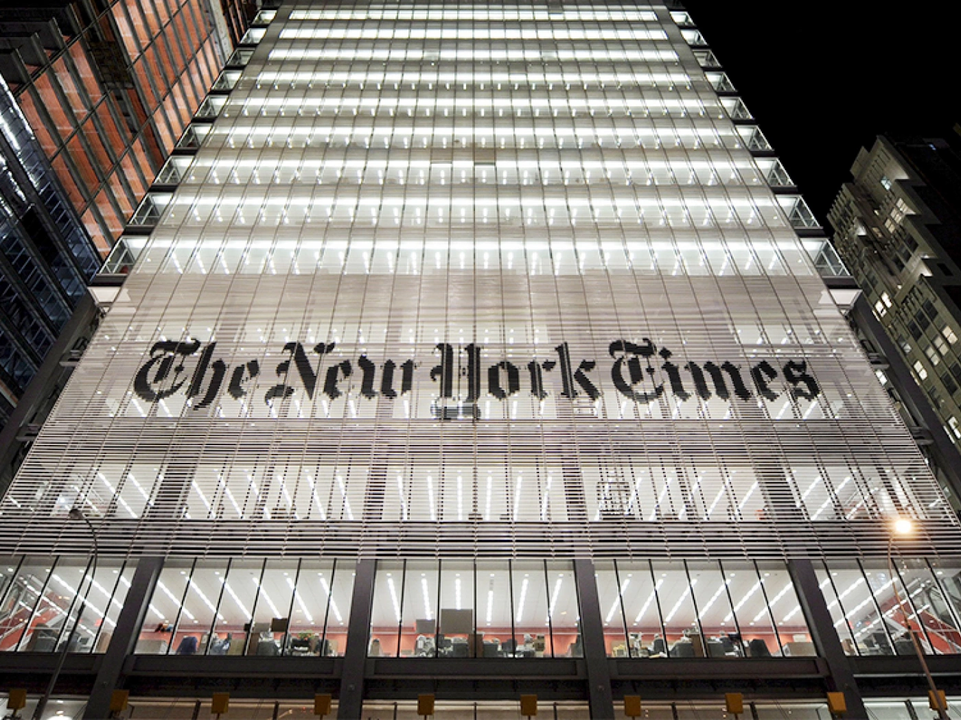 Газета The New York Times посвятила первую полосу жертвам COVID-19