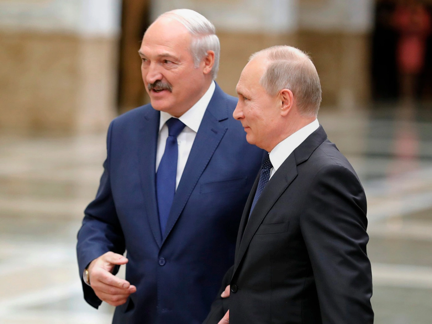 Путин и Лукашенко обсудили по телефону ситуацию в Беларуси