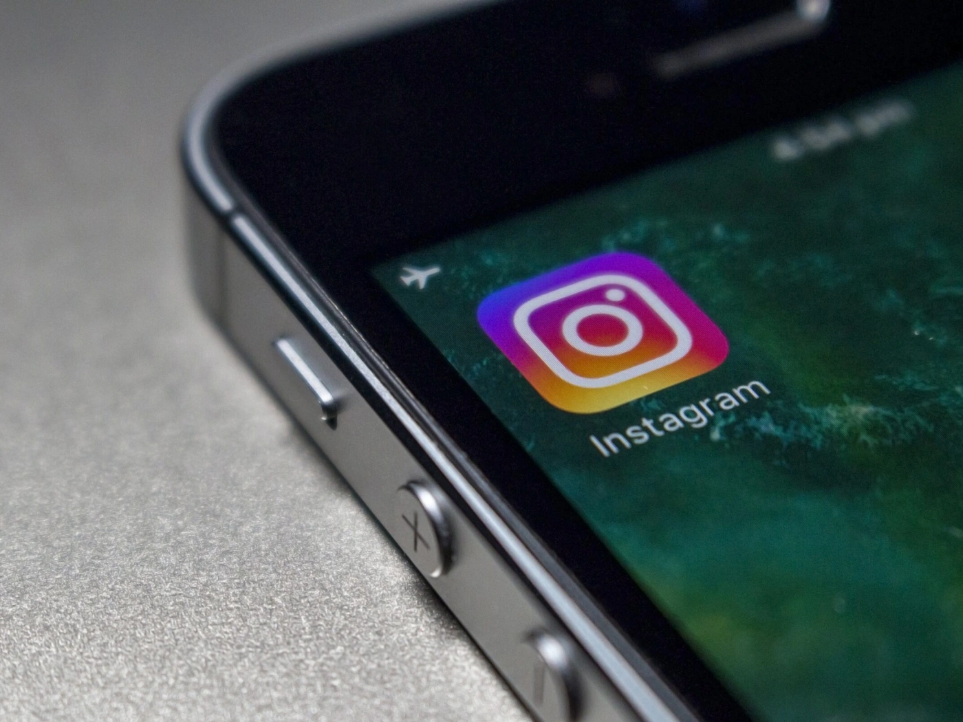 Новая политика Instagram против дискриминации и бодишейминга