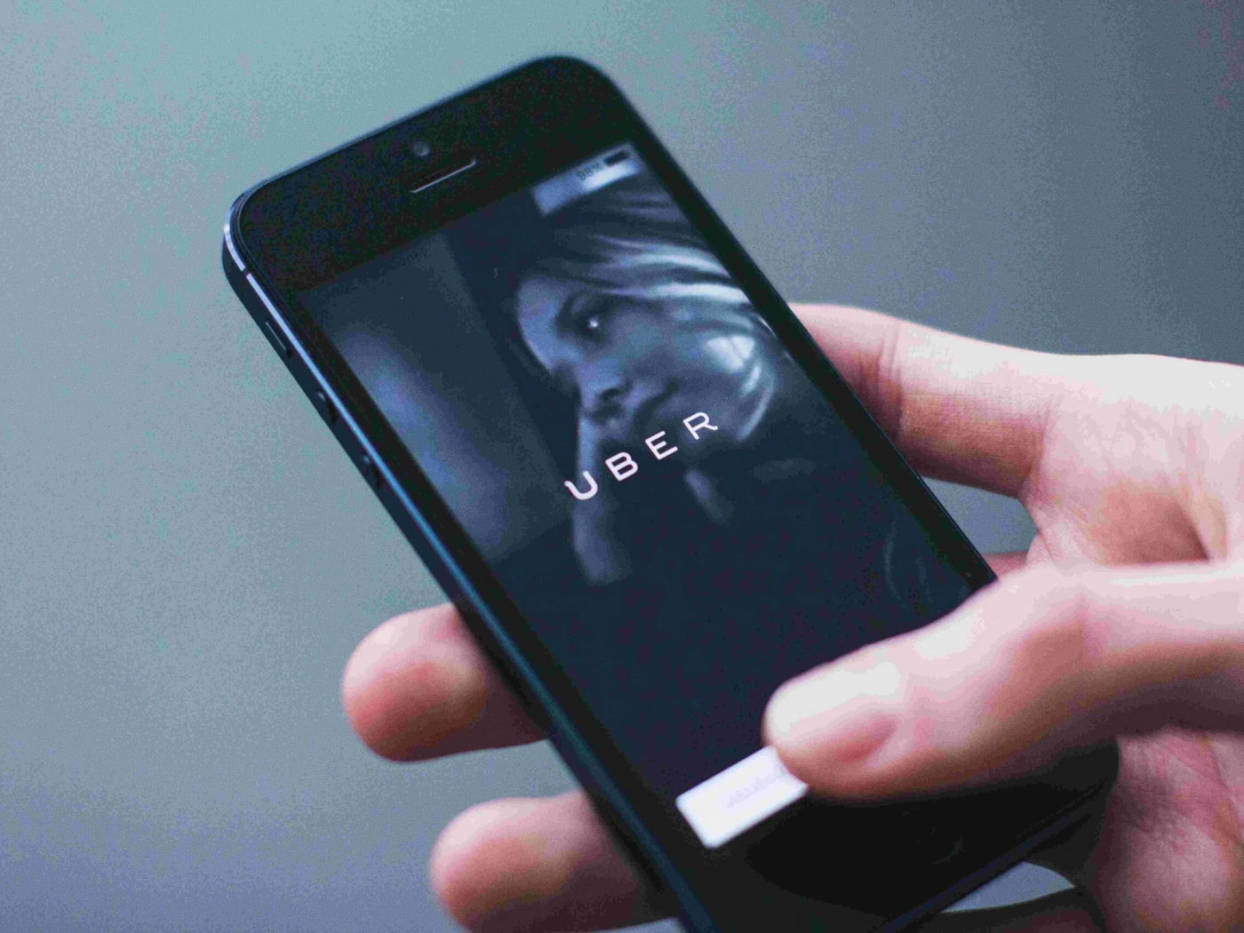 Uber создаст компанию по производству роботов-курьеров