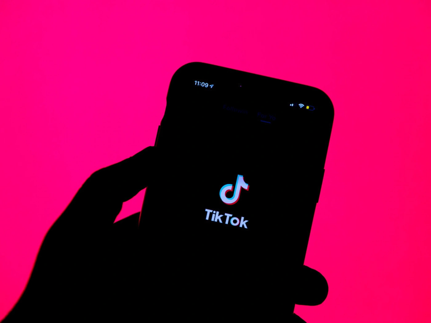 Новый тренд вызвал волну порноконтента в TikTok