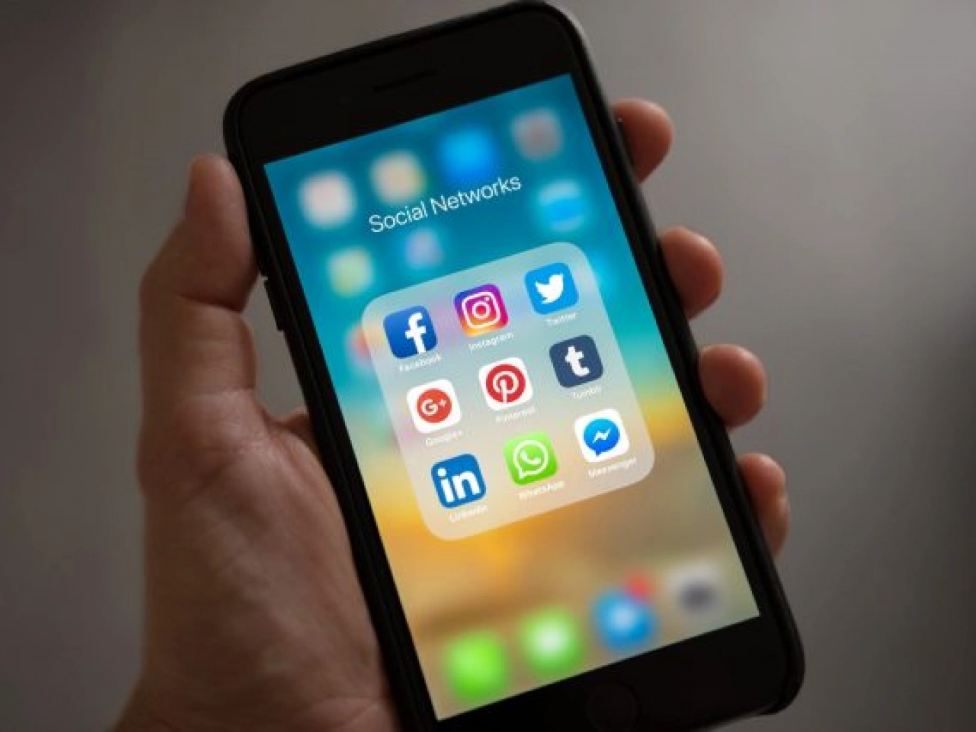 За что московский суд оштрафовал Twitter, Google, TikTok?